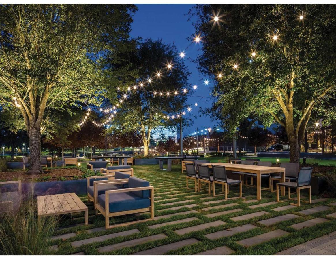 Houston Cityplace Marriott At Springwoods Village מראה חיצוני תמונה